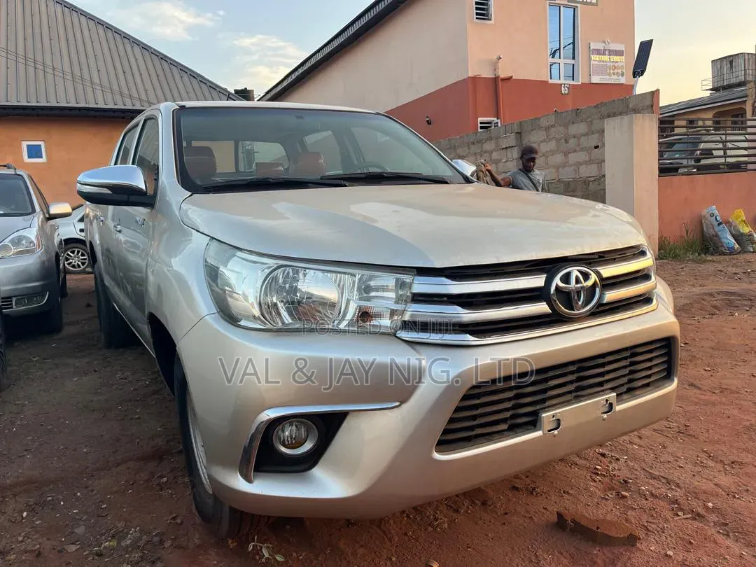 Toyota Hilux 2.0 VVT-i SRX 2012 Gray