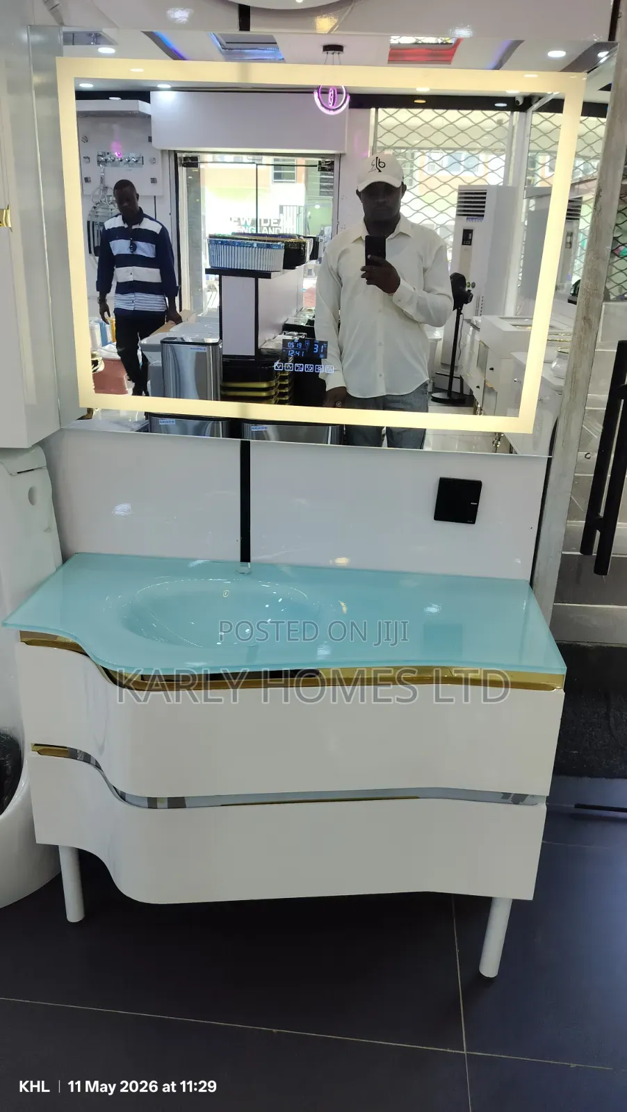 Luxury Cabinet Basin With Led Mirror
