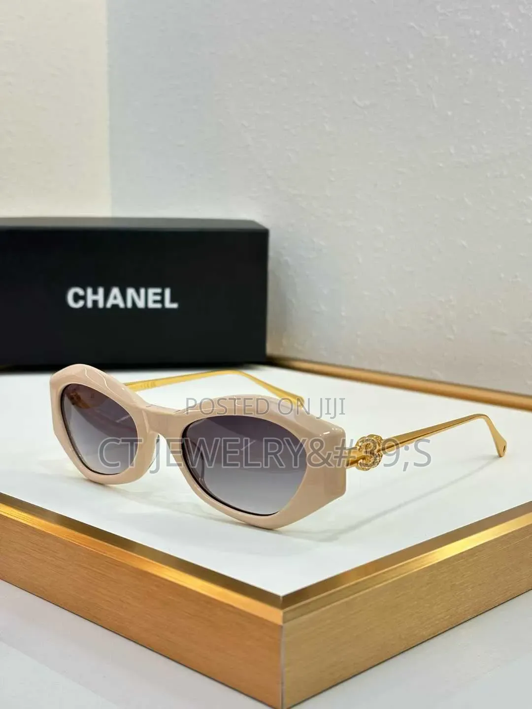 Luxury Designer Inspired Sunglasses Black Glossy Frame, Gold Metal