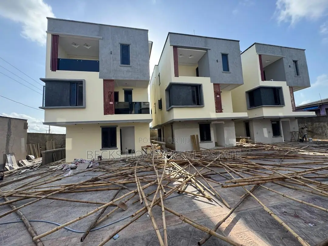 4bdrm Duplex in Ogba GRA for sale