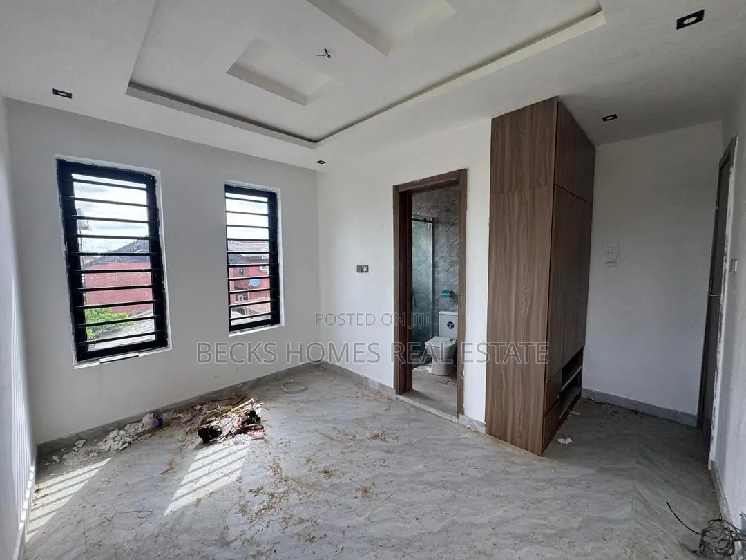 4bdrm Duplex in Ogba GRA for sale