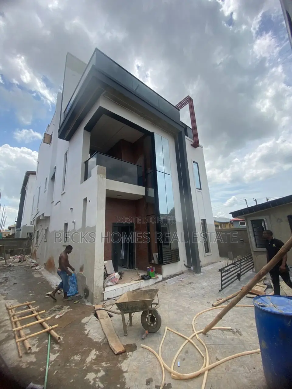 5bdrm Duplex in Magodo for sale
