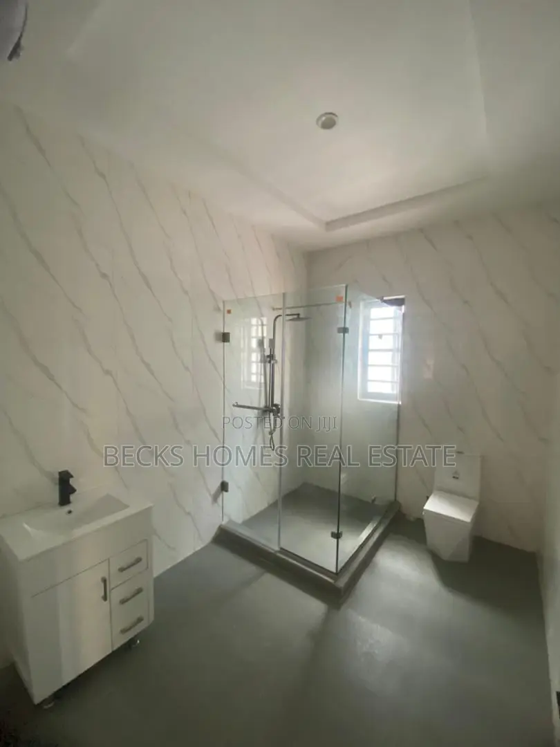 5bdrm Duplex in Magodo for sale