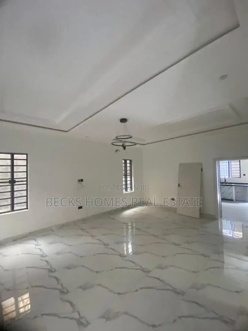 5bdrm Duplex in Magodo for sale