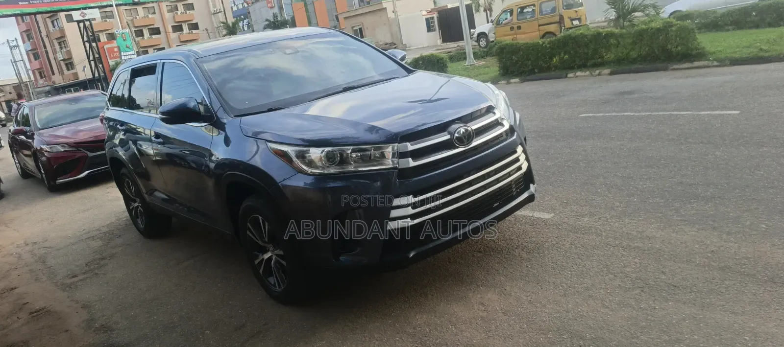 Toyota Highlander LE 2019 Blue