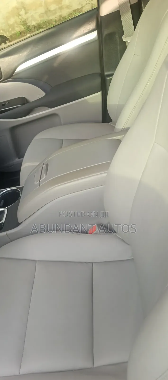 Toyota Highlander LE 2019 Blue