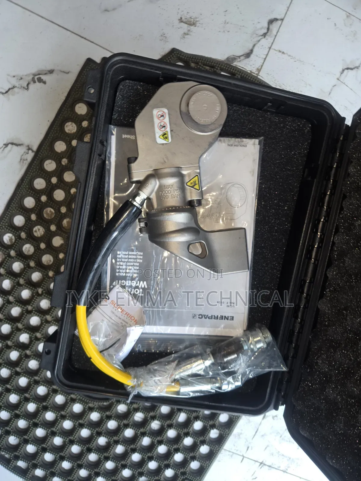 Rsq3000st, Square Drive Hydraulic Torque Wrench Set 1 In. Square Drive