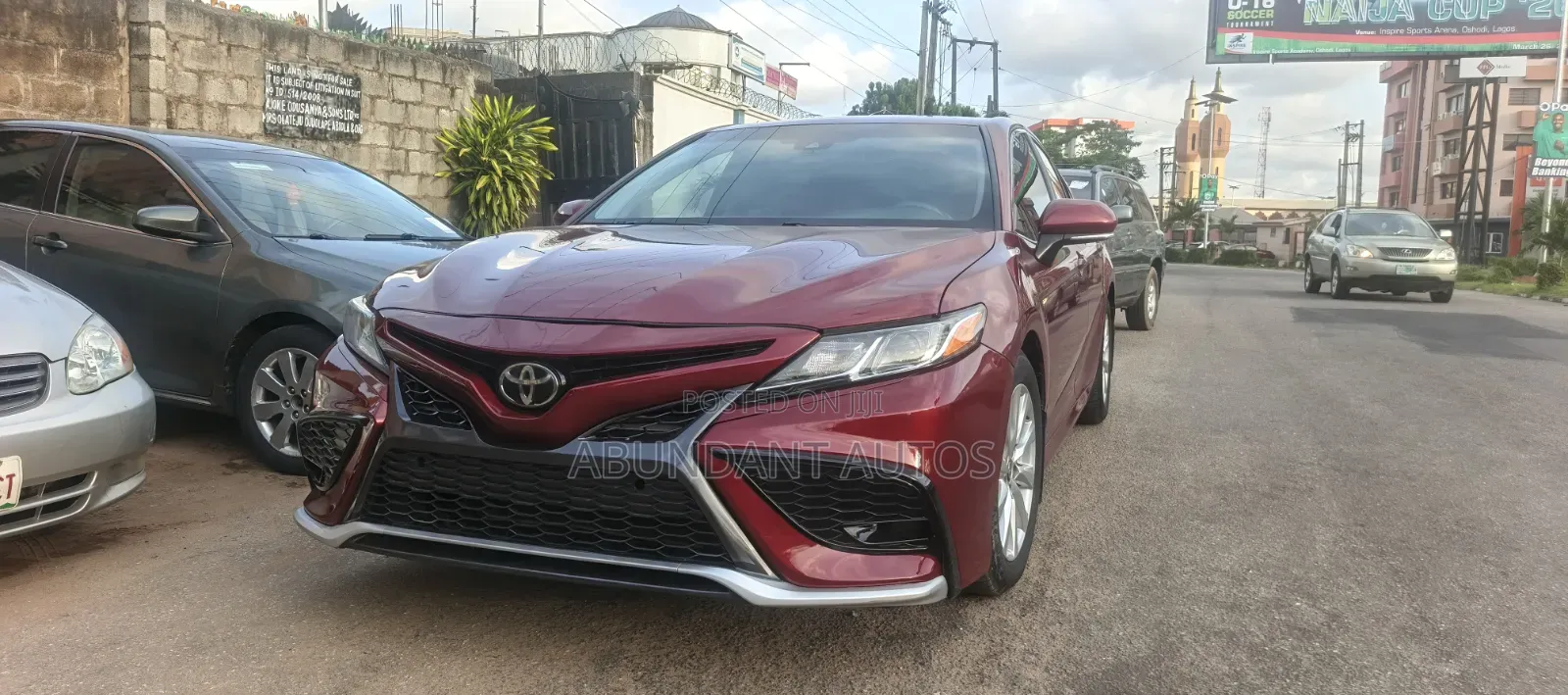 Toyota Camry LE FWD (2.5L 4cyl 8AM) 2018 Burgundy