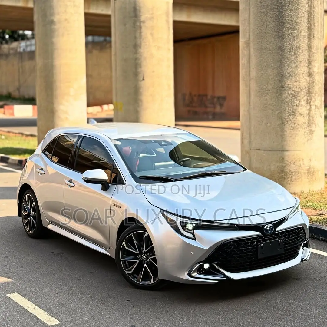 Toyota Corolla Hybrid 2024 Silver