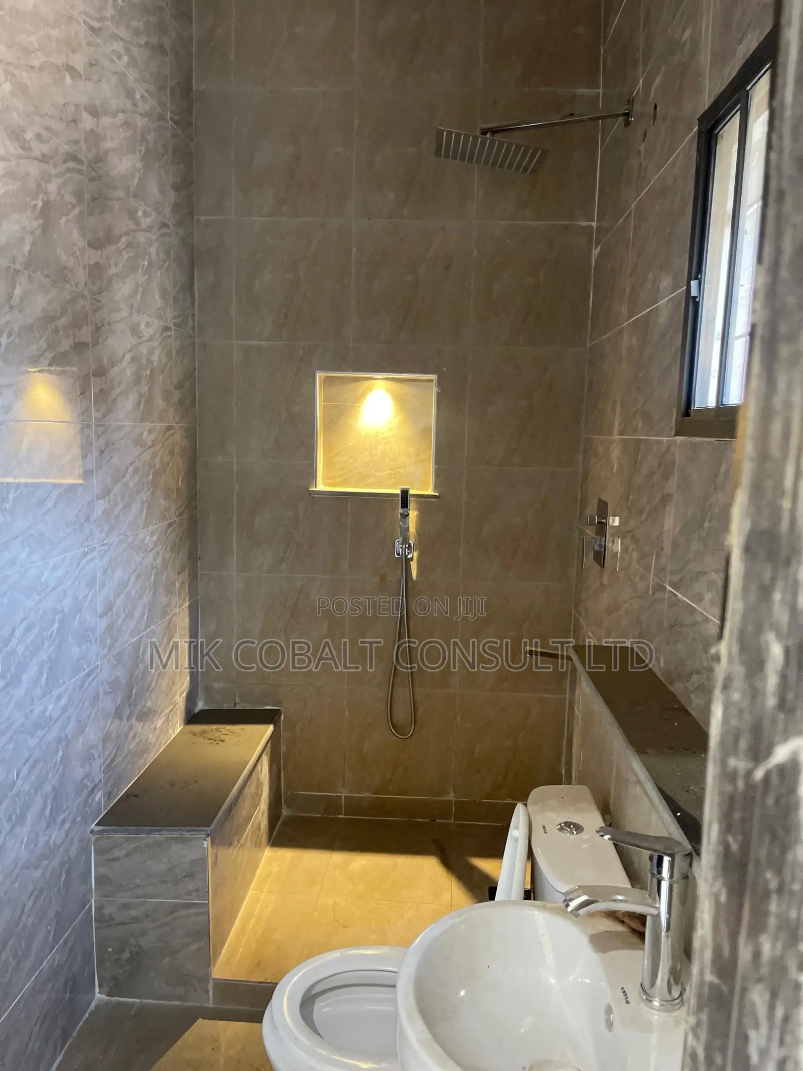 3bdrm Block of Flats in Katampe Main for rent