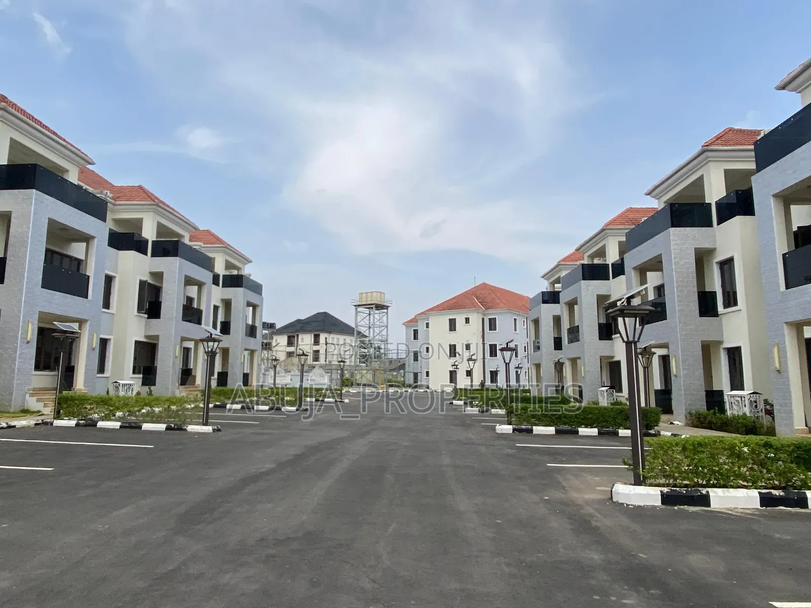4bdrm Duplex in Life Camp for sale