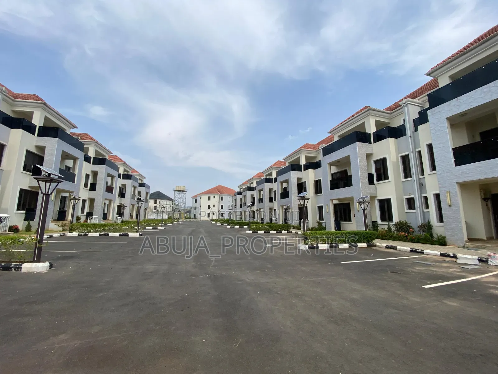 4bdrm Duplex in Life Camp for sale