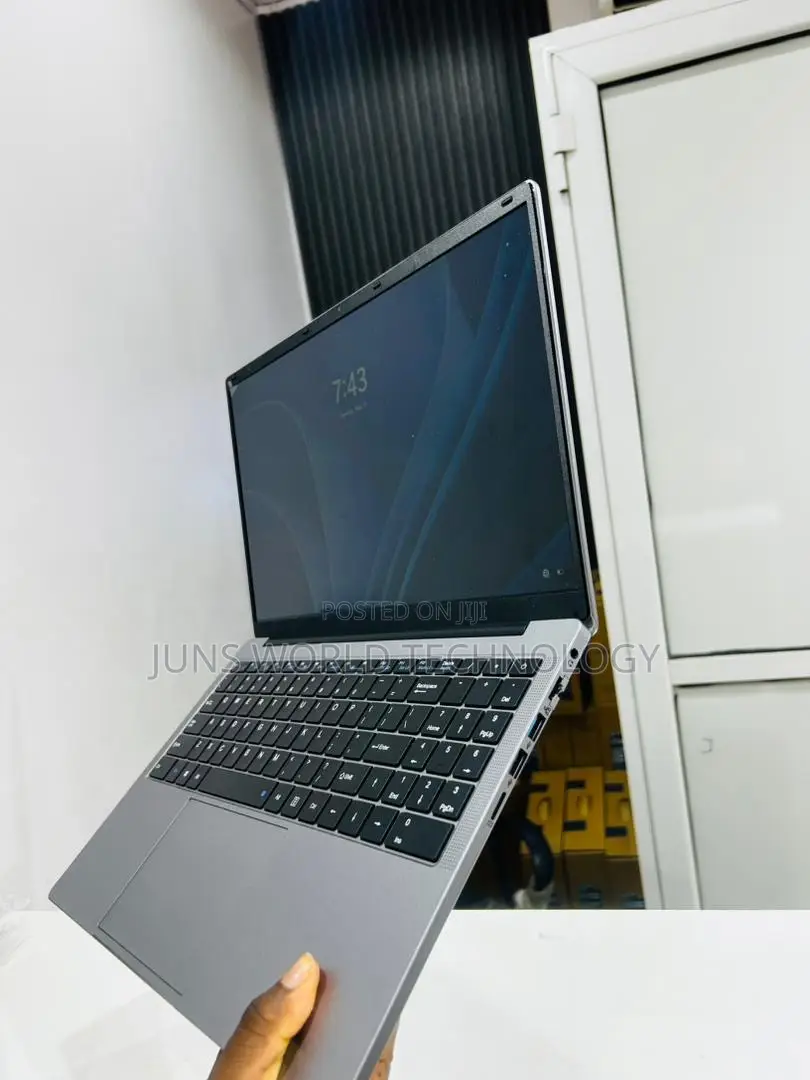 Laptop 16GB Intel Celeron SSD 512GB