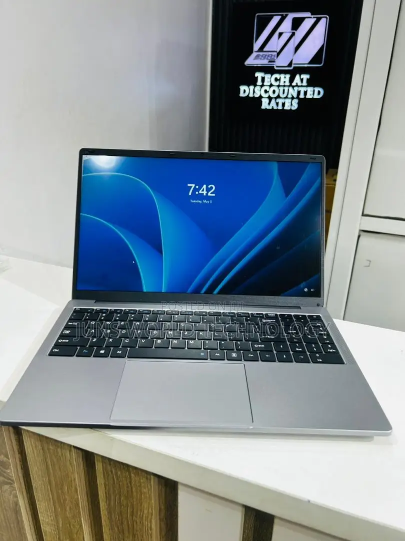 Laptop 16GB Intel Celeron SSD 512GB