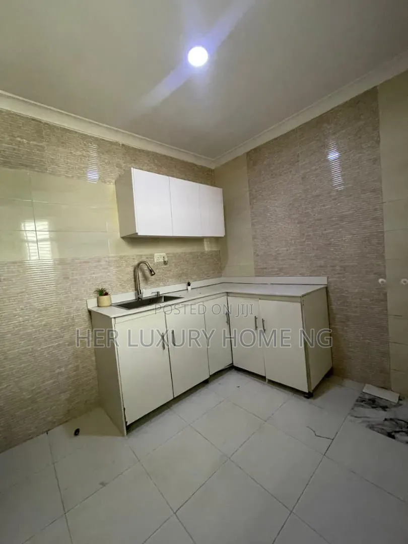 1bdrm Room & Parlour in Chevron, Lekki for rent