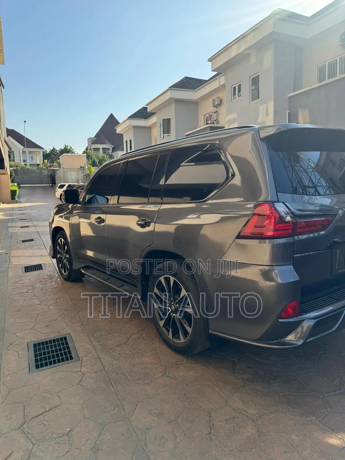 Lexus LX 570 (5 seats) AWD 2016 Gray
