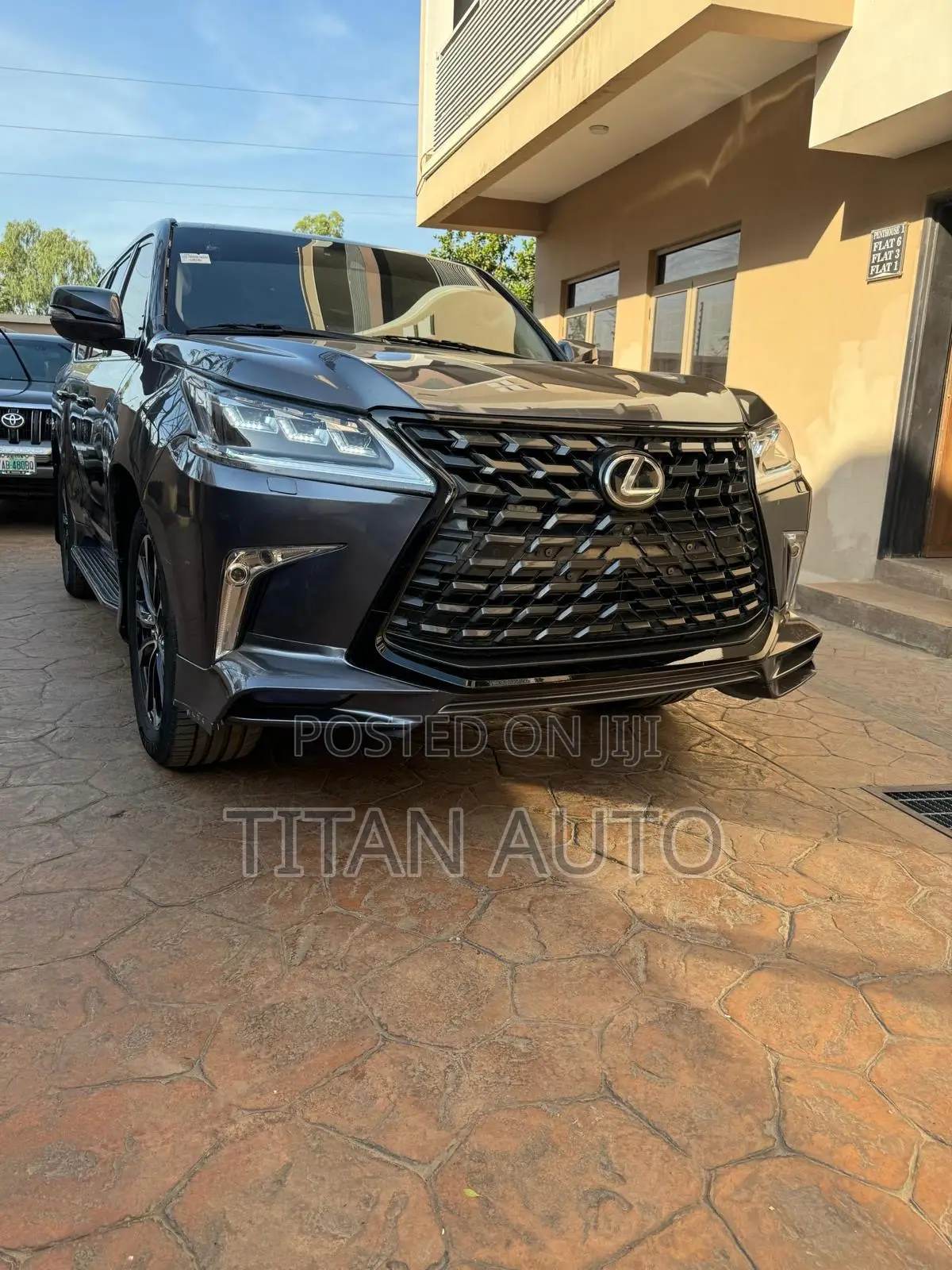 Lexus LX 570 (5 seats) AWD 2016 Gray