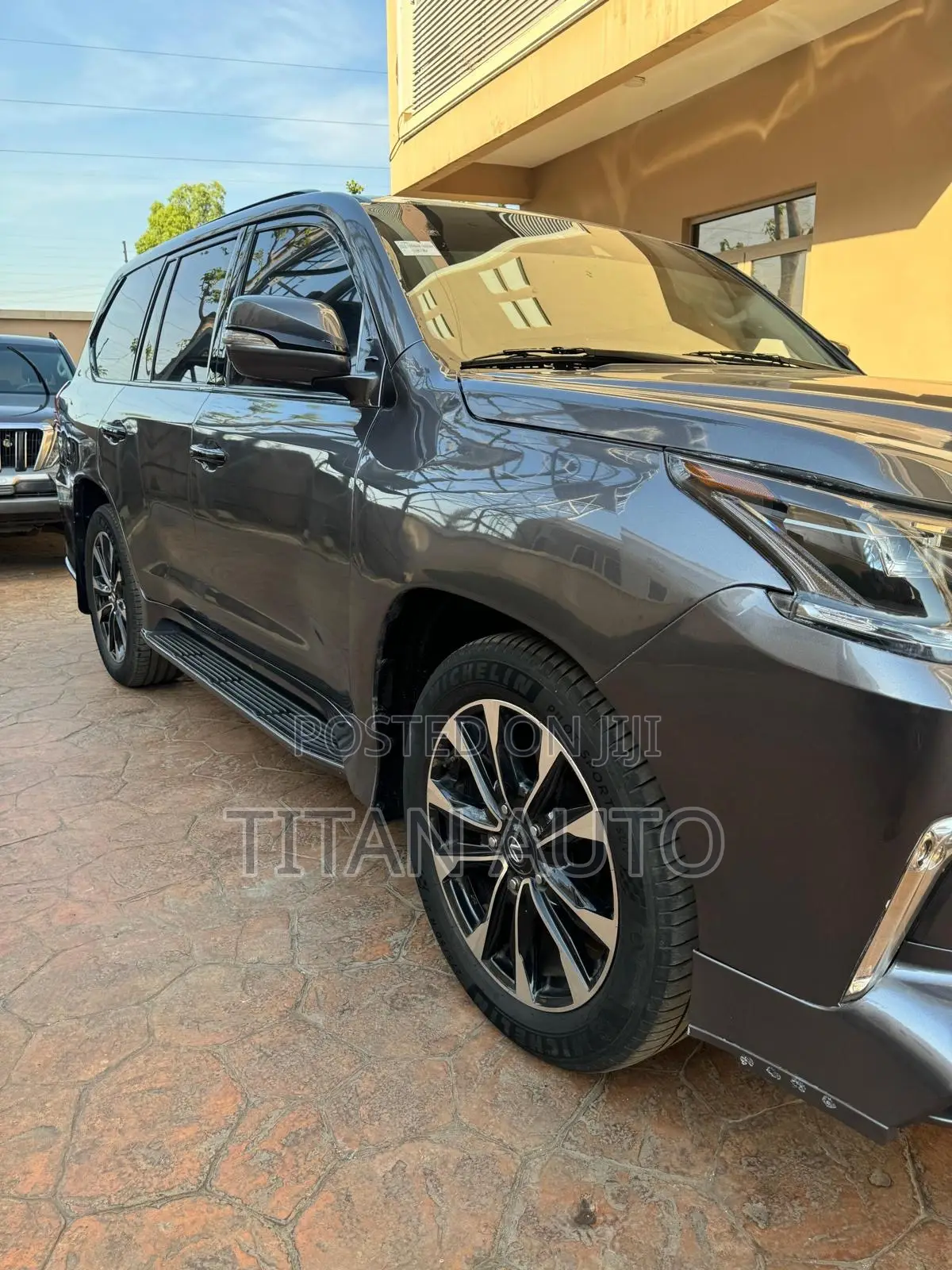 Lexus LX 570 (5 seats) AWD 2016 Gray