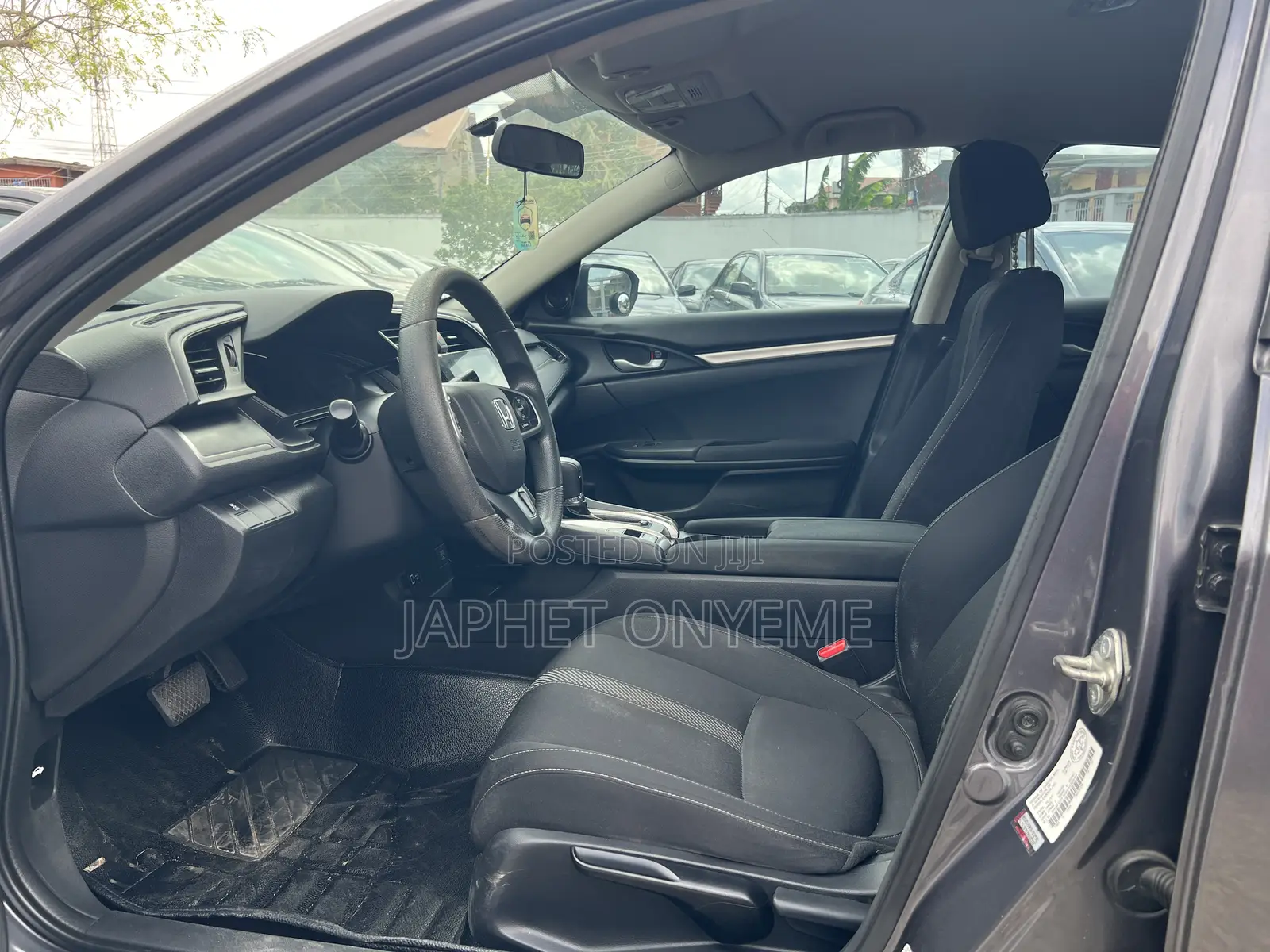 Honda Civic LX 4dr Hatchback (1.5L 4cyl) 2017 Gray