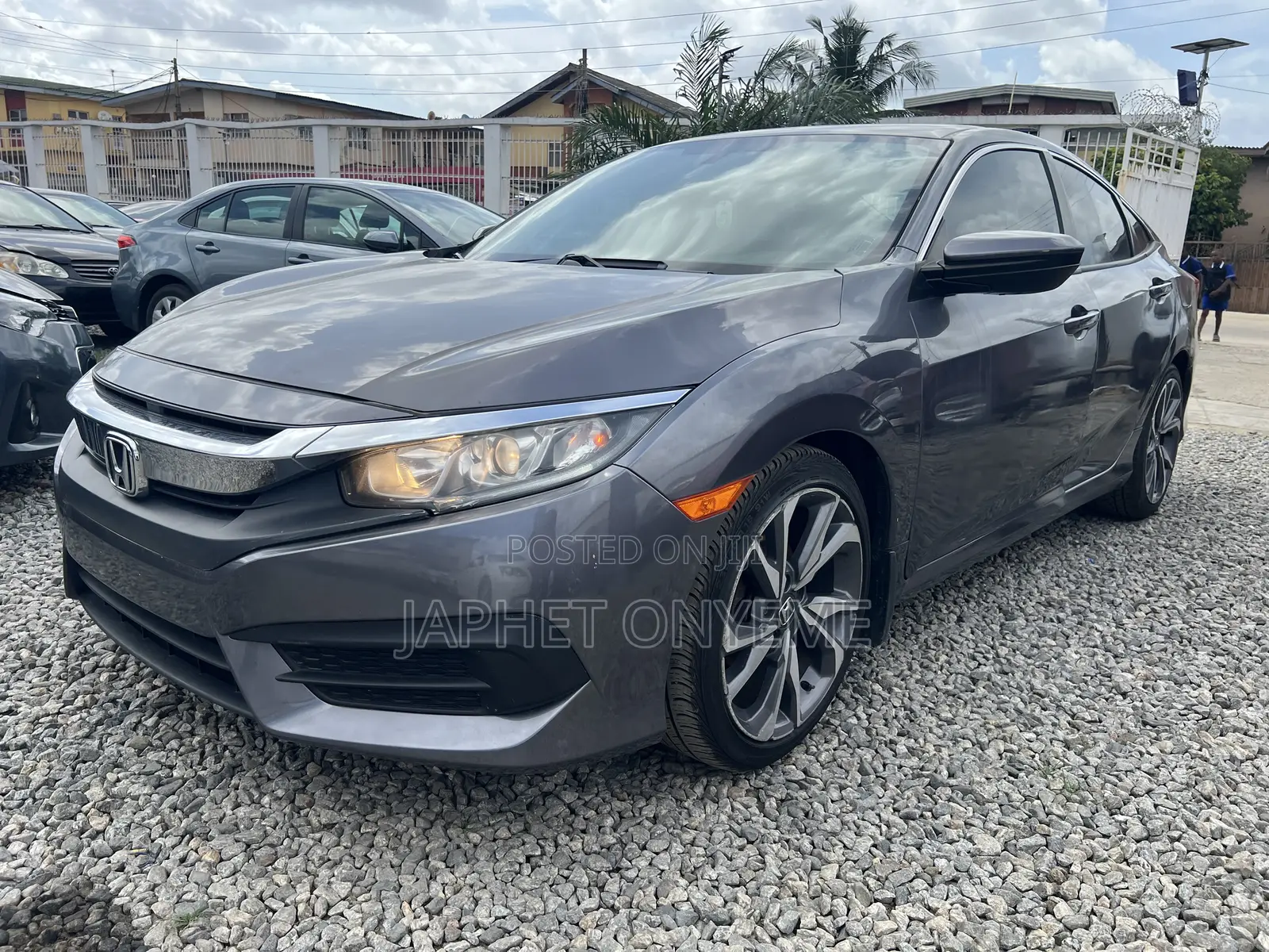 Honda Civic LX 4dr Hatchback (1.5L 4cyl) 2017 Gray