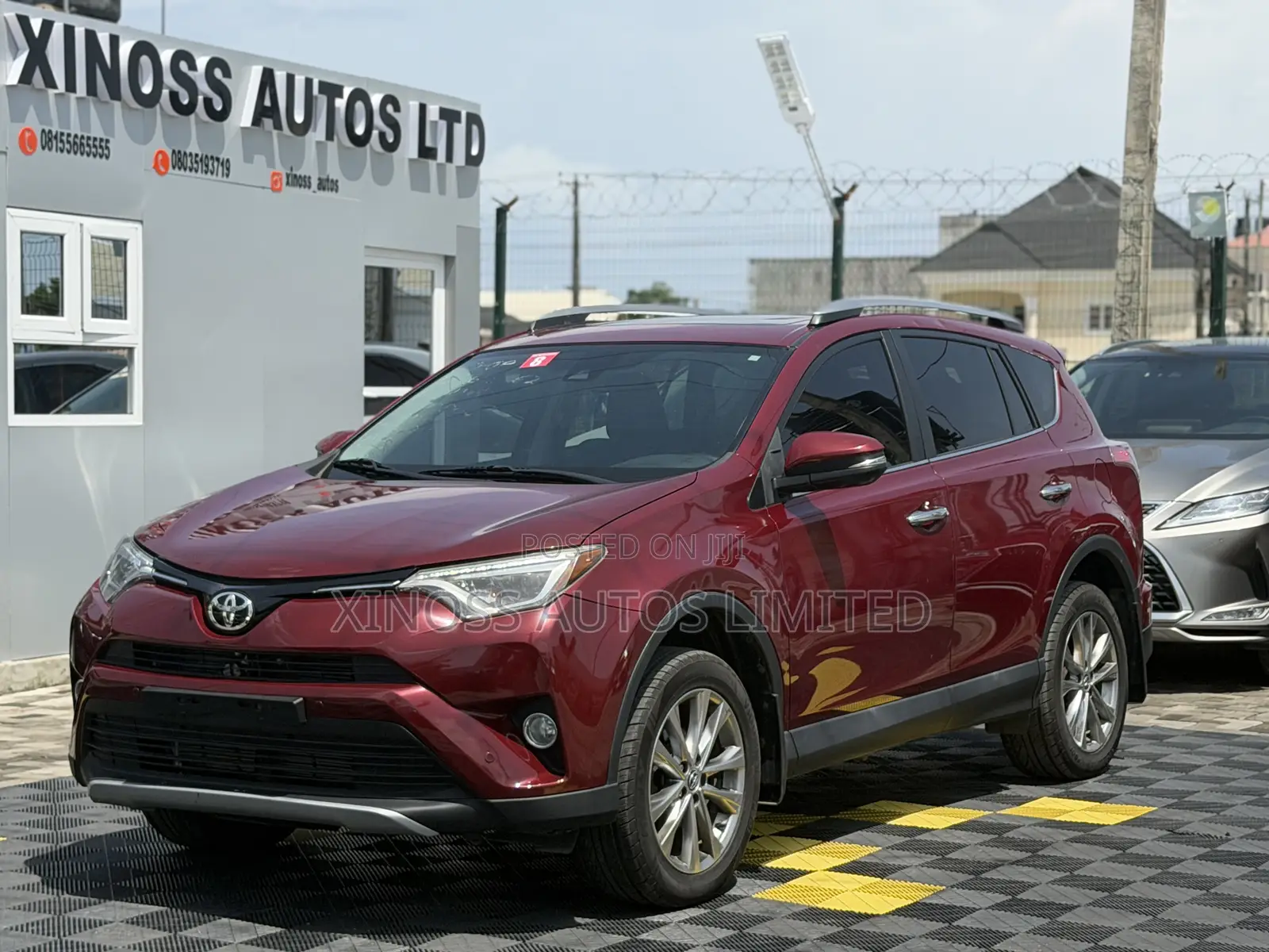 Toyota RAV4 Limited 4dr SUV AWD (2.5L 4cyl 6A) 2018 Red
