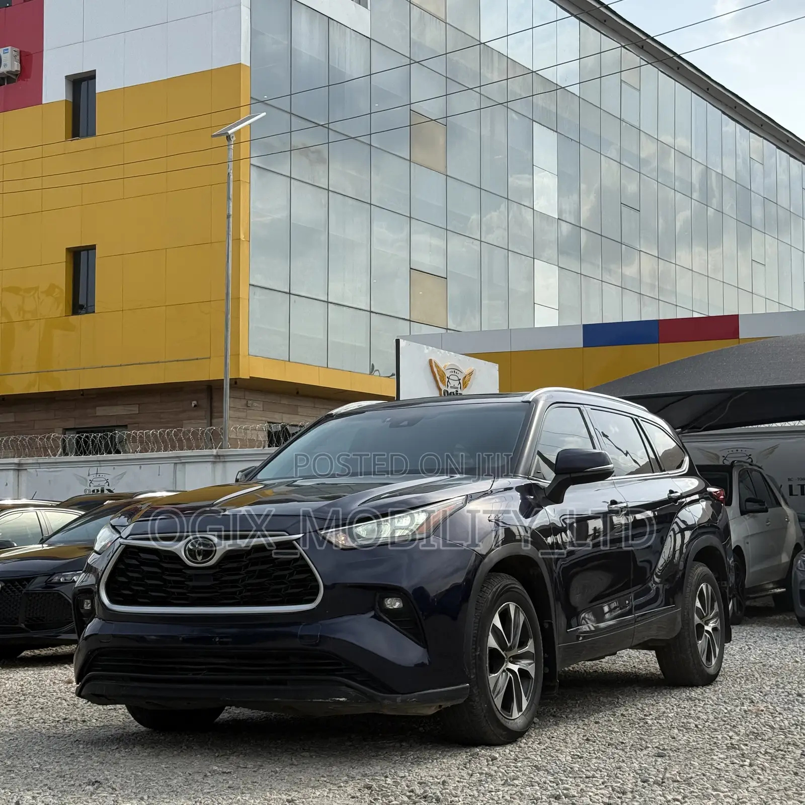 Toyota Highlander XLE AWD 2020 Blue