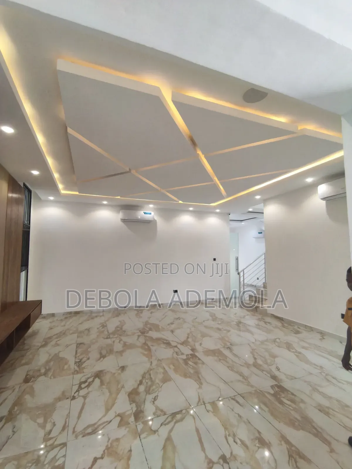 6bdrm House in Lekki Phase 1 for sale