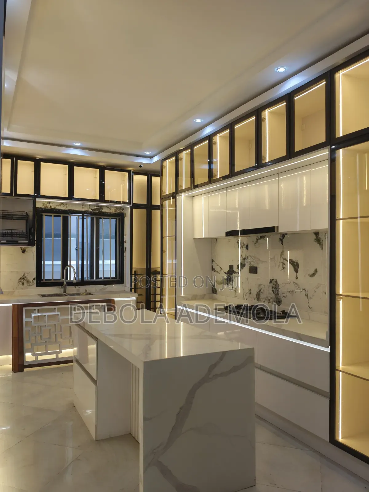6bdrm House in Lekki Phase 1 for sale