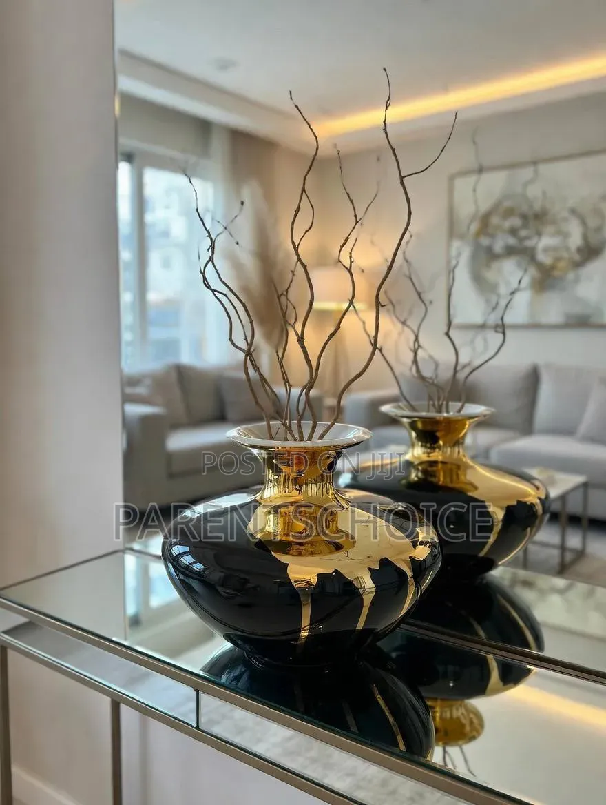 Elegant Luxury Glass Vase