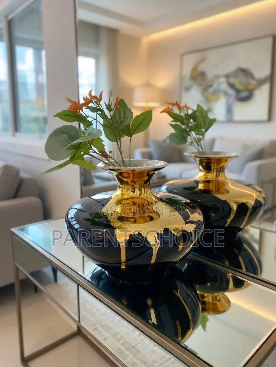 Elegant Luxury Glass Vase