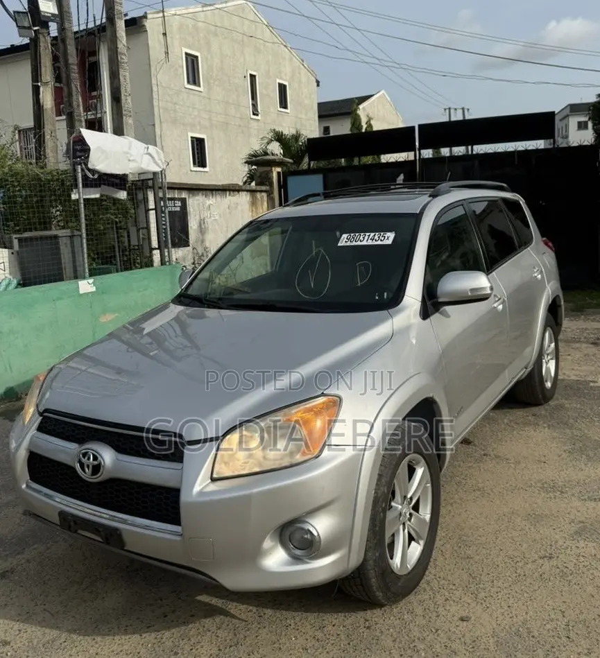 Toyota RAV4 2010 Silver