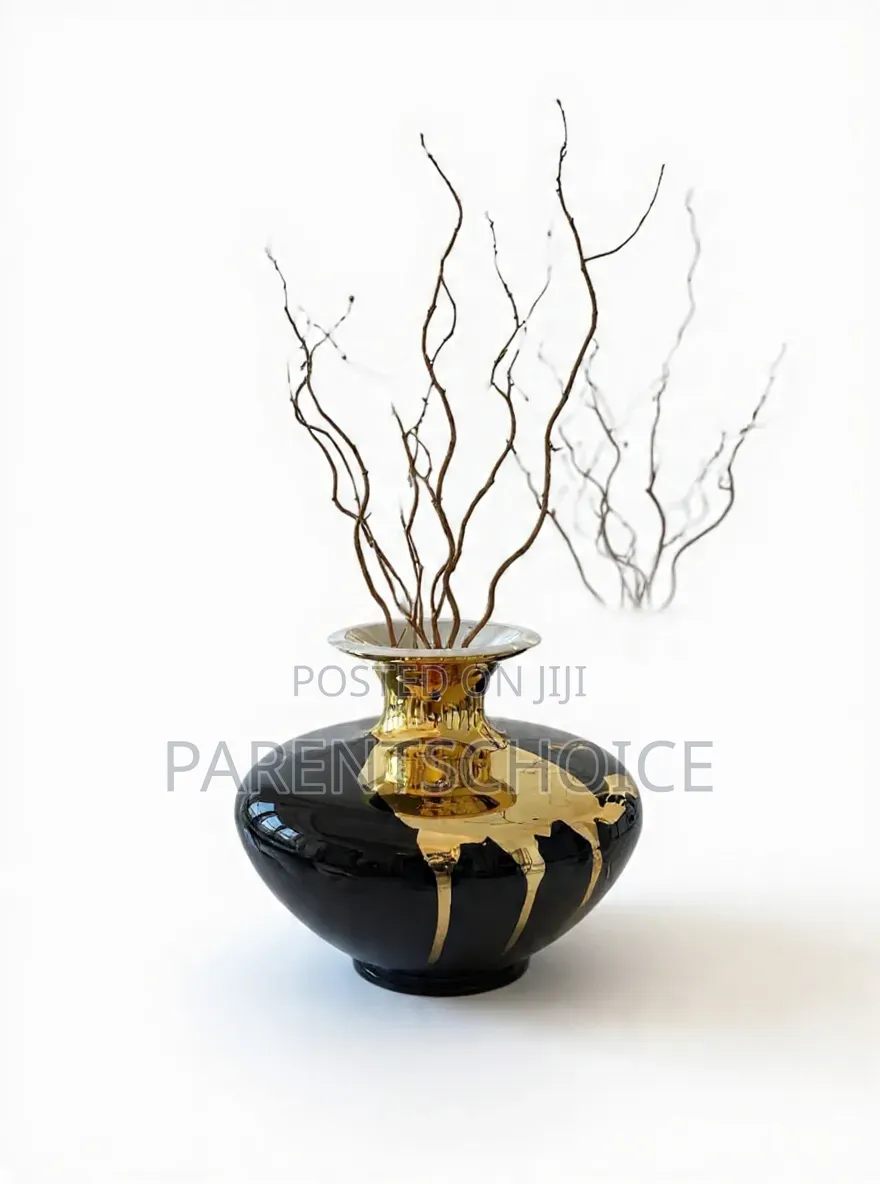 Elegant Luxury Glass Vase