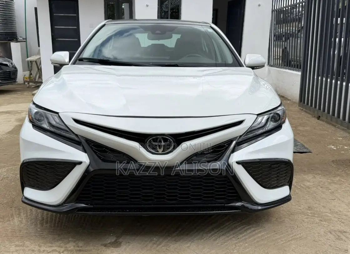 Toyota Camry XSE 2023 White