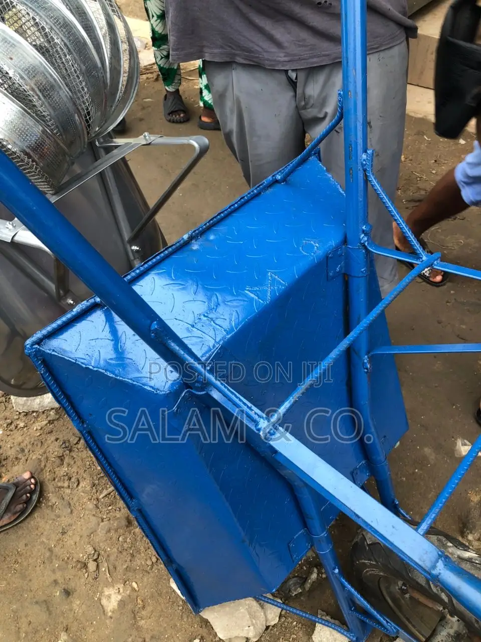 Heavy Duty Checkered Plate Wheelbarrow – Reinforced Welded Frame