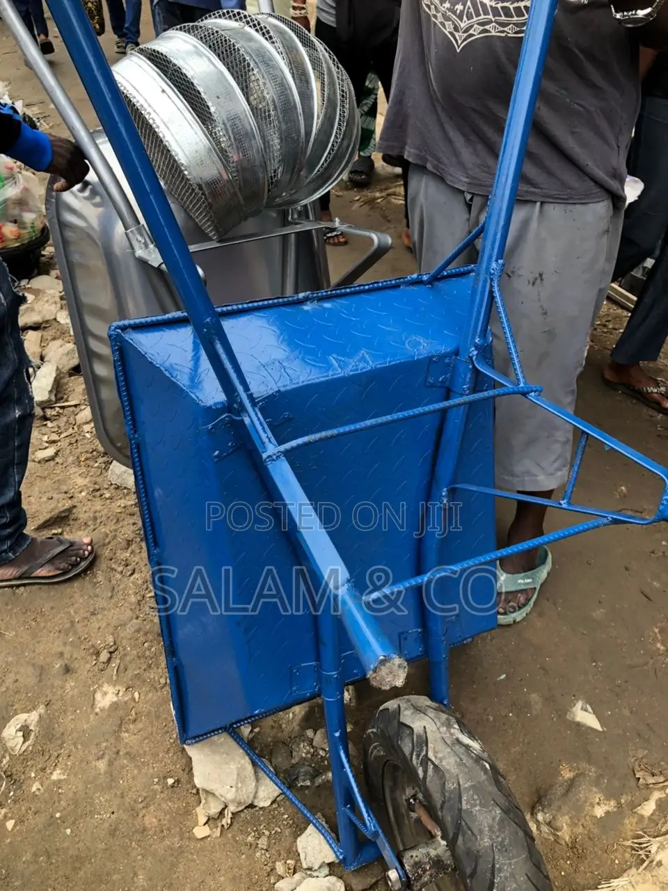 Heavy Duty Checkered Plate Wheelbarrow – Reinforced Welded Frame