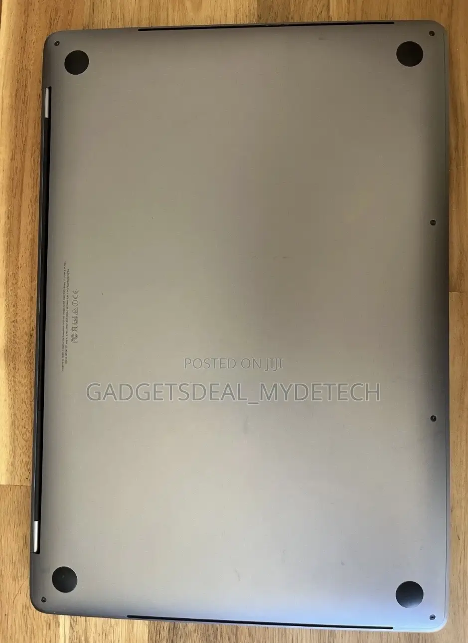 Laptop Apple MacBook Pro 2017 16GB Intel Core i7 SSD 512GB