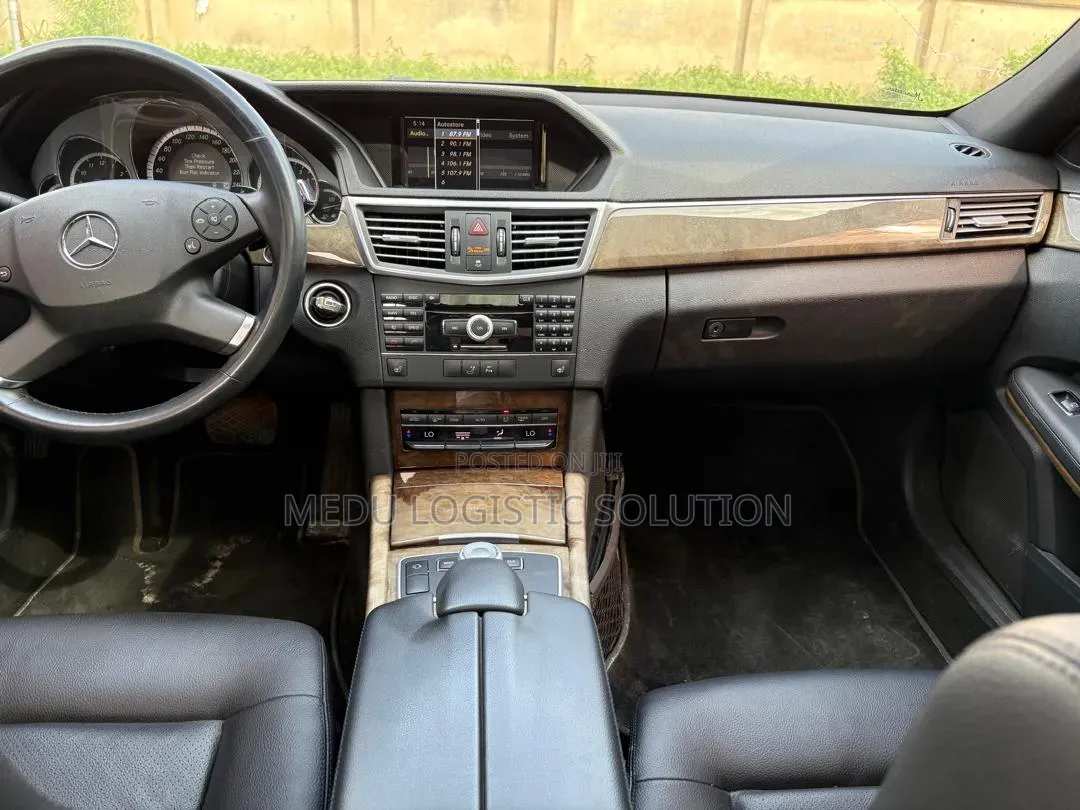 Mercedes-Benz E350 Base 4Matic Sedan AWD (3.5L 6cyl 7A) 2010 Black