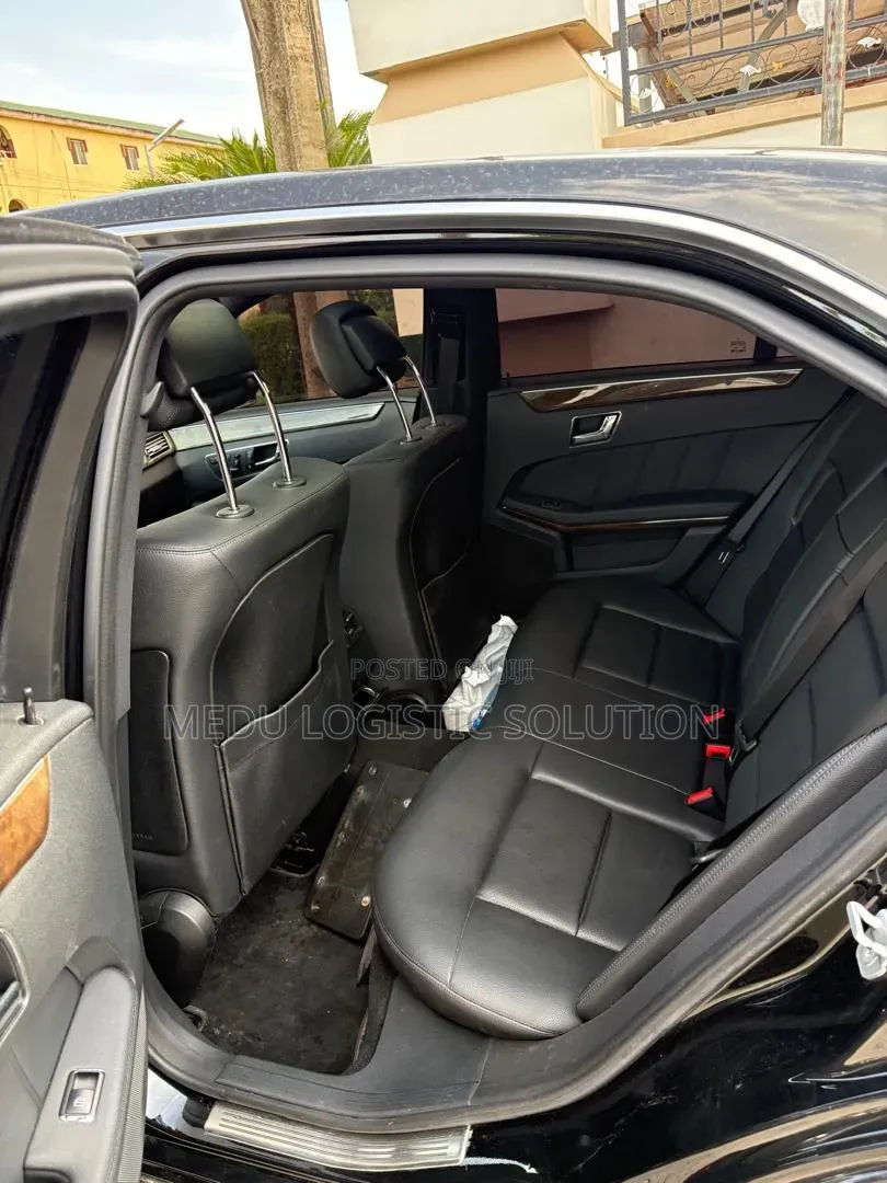 Mercedes-Benz E350 Base 4Matic Sedan AWD (3.5L 6cyl 7A) 2010 Black