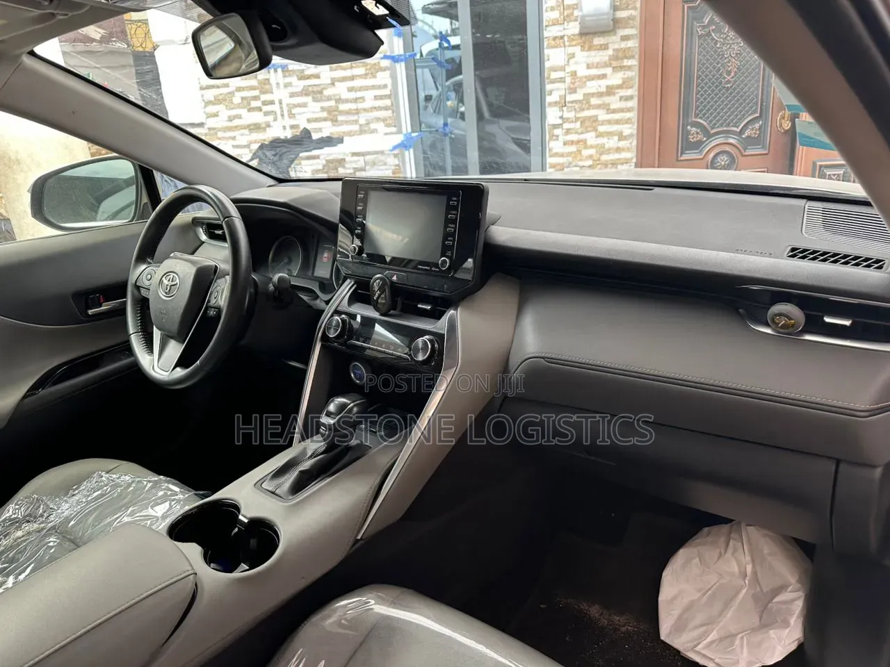 Toyota Venza LE 2021 Silver
