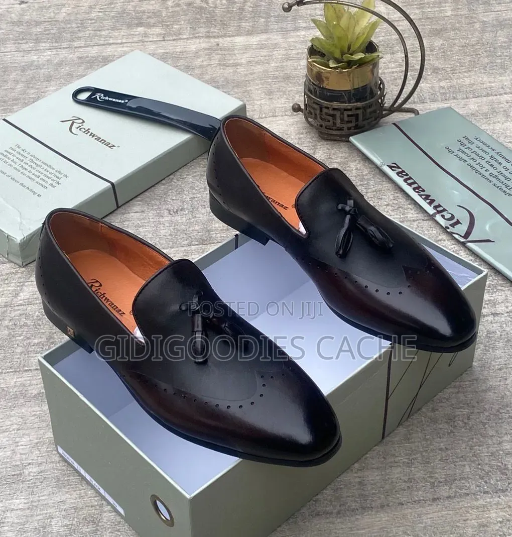 Richwanaz Two-Tone Tassel Brogue Loafers
In Size 40-46