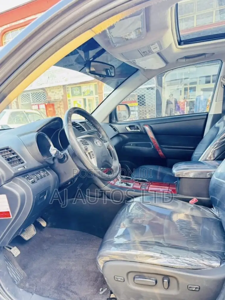 Toyota Highlander 2012 Gray