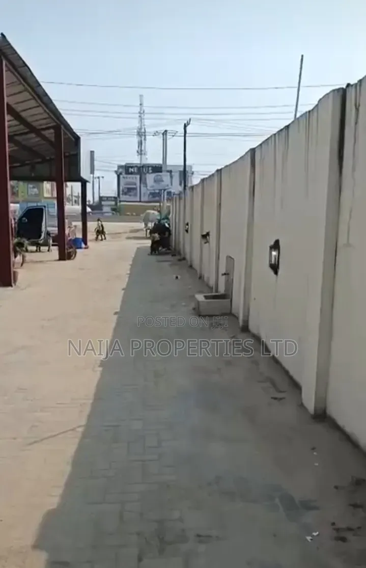 Shop Space Directly on the Express Way at Ajiwe, Ajah for Lease