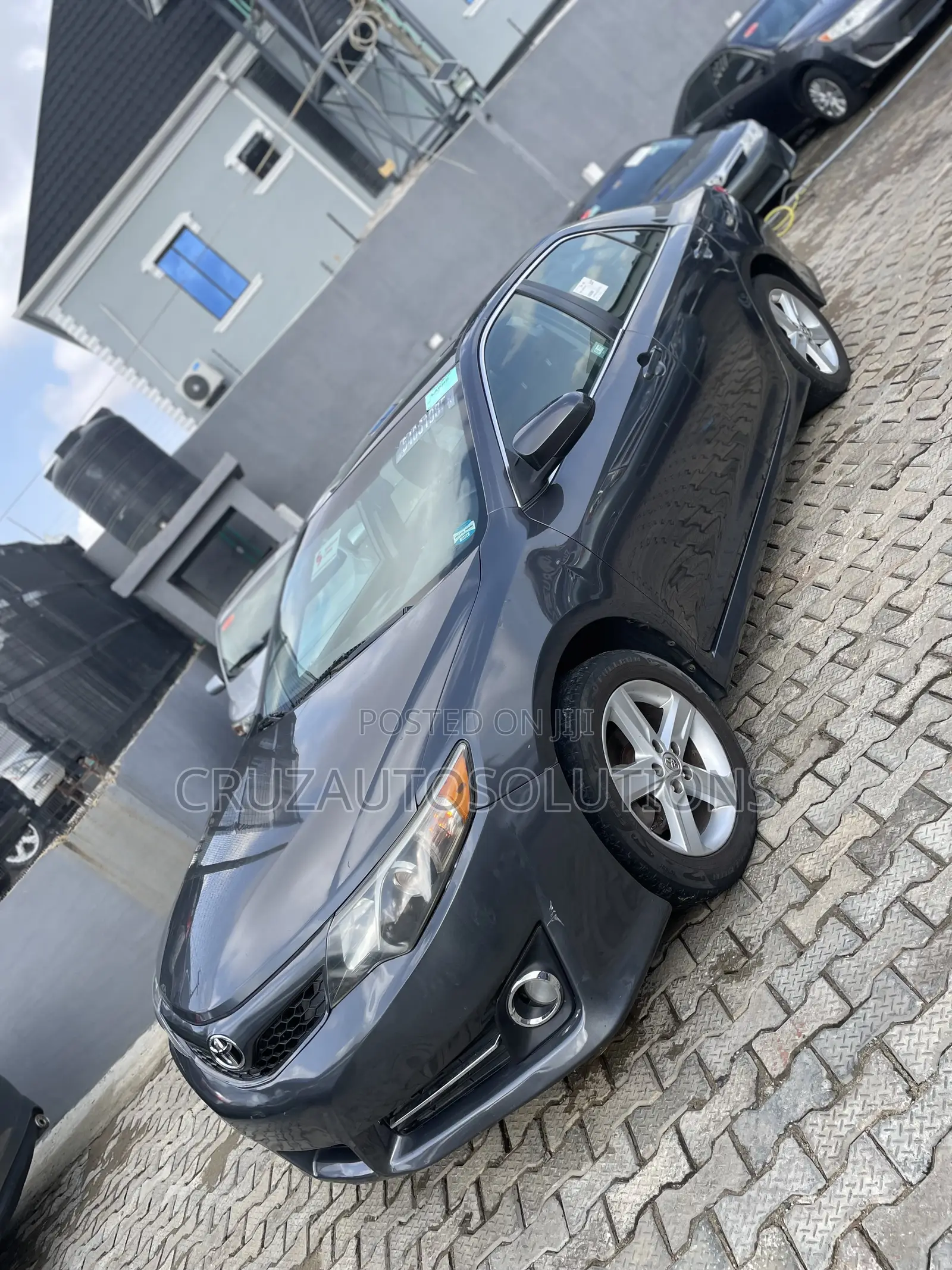 Toyota Camry SE 4dr Sedan (2.5L 4cyl 6A) 2014 Gray
