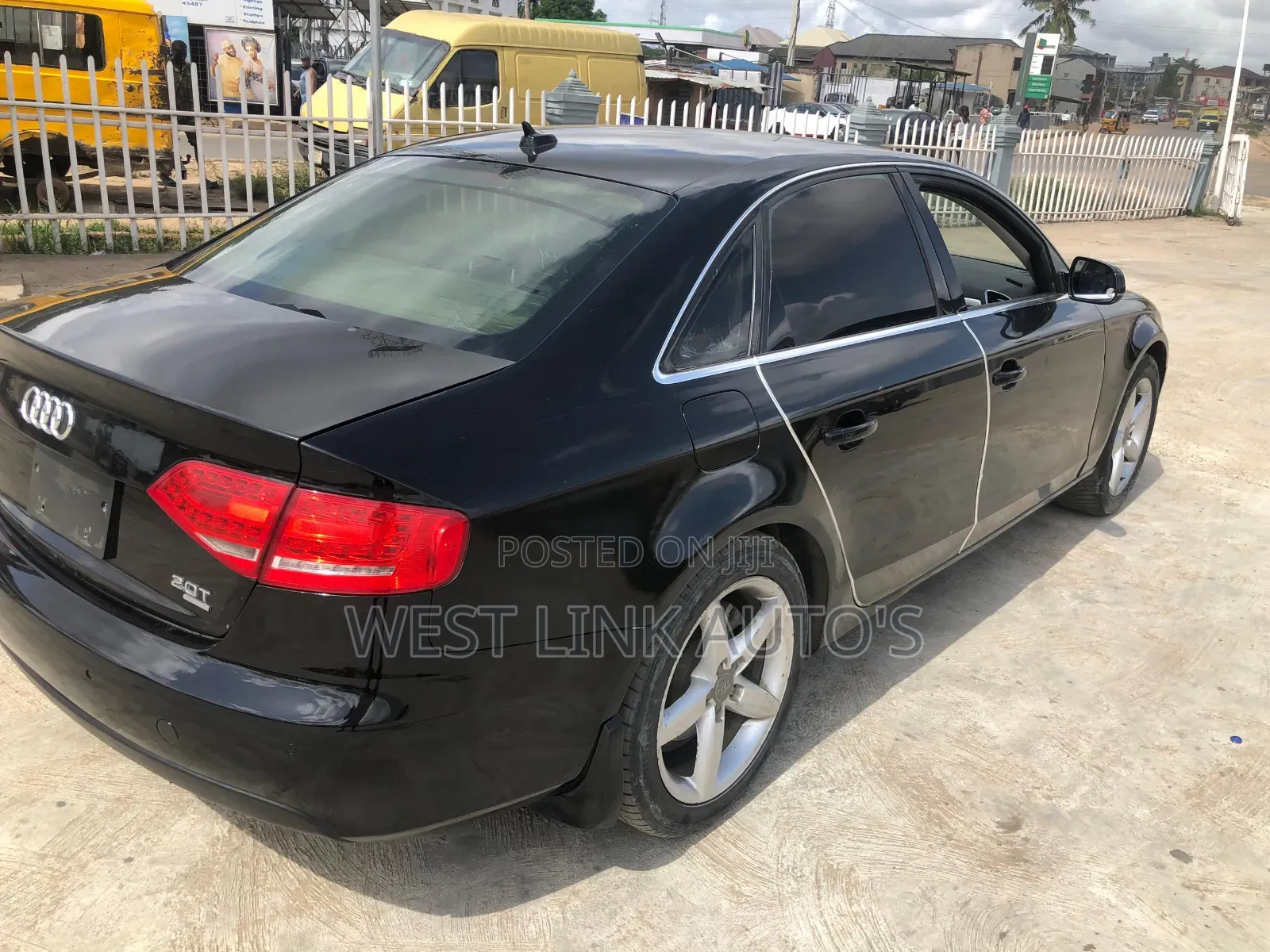 Audi A4 2.0T Premium Quattro 2011 Black