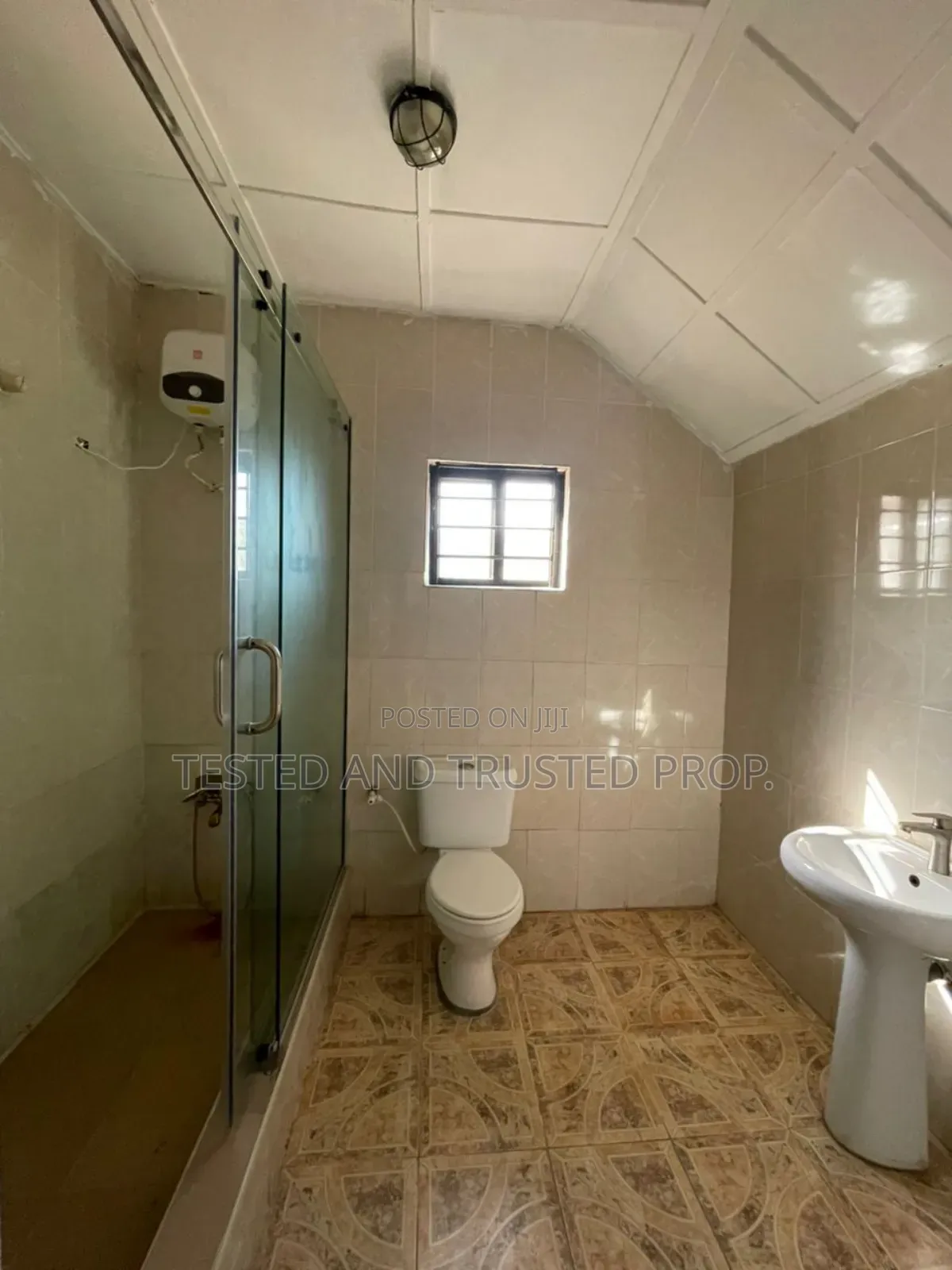 Studio Apartment in Ikota Villa Estae for rent