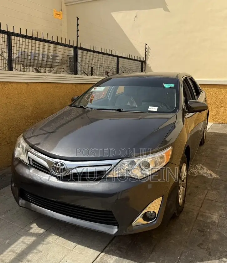 Toyota Camry 2014 Gray