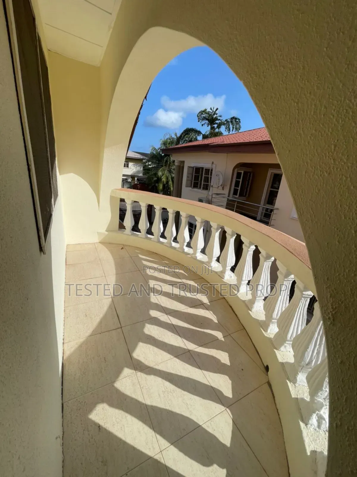 Mini Flat in Ikota Villa for rent