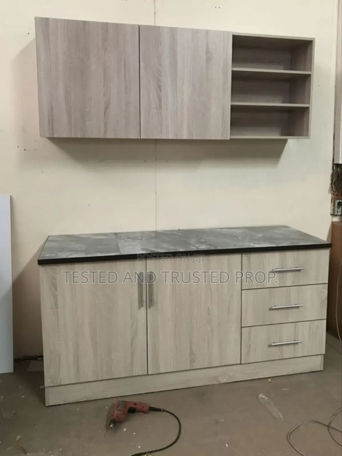 Mini Flat in Ikota Villa for rent
