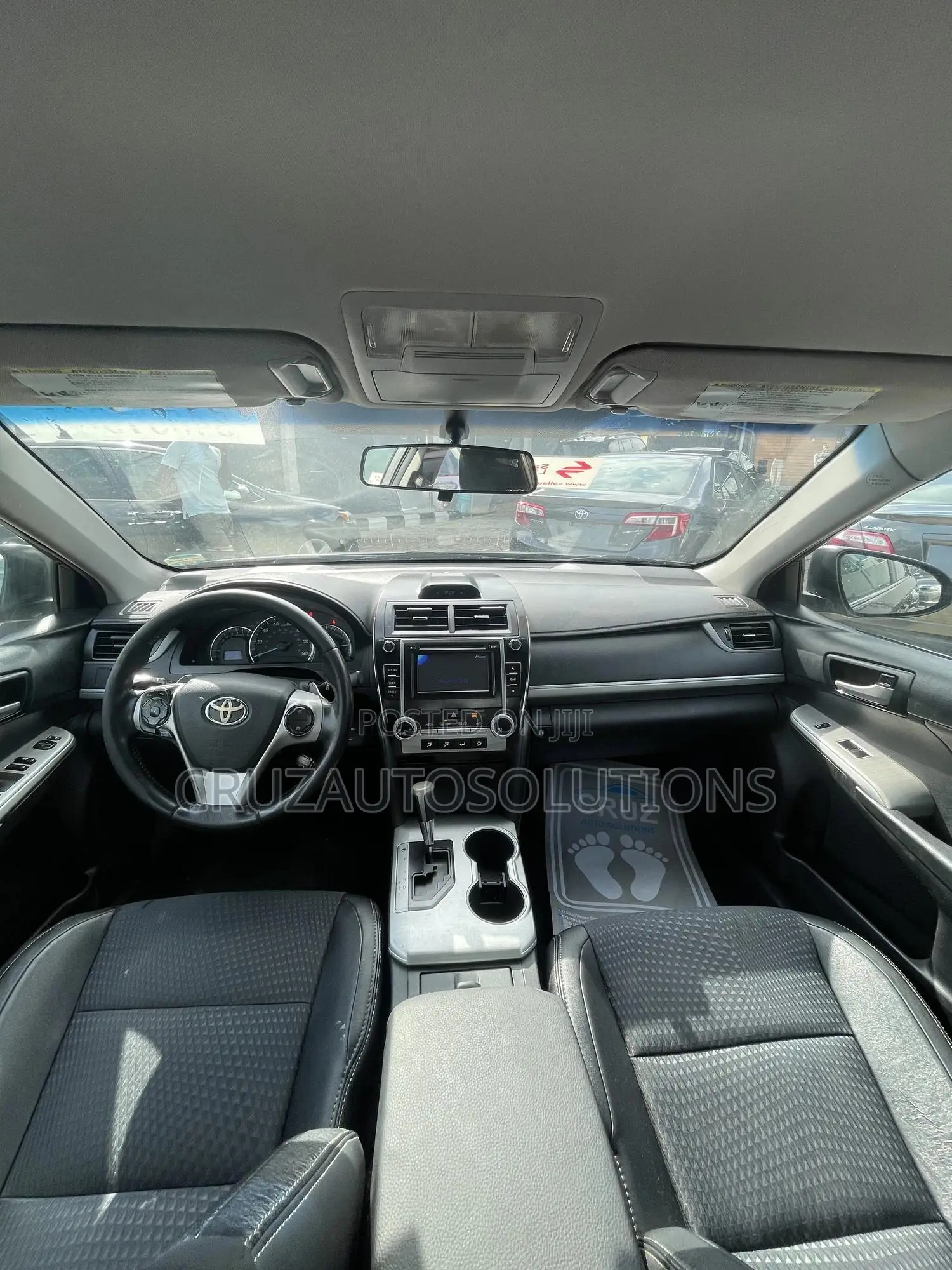 Toyota Camry SE 4dr Sedan (2.5L 4cyl 6A) 2014 Gray