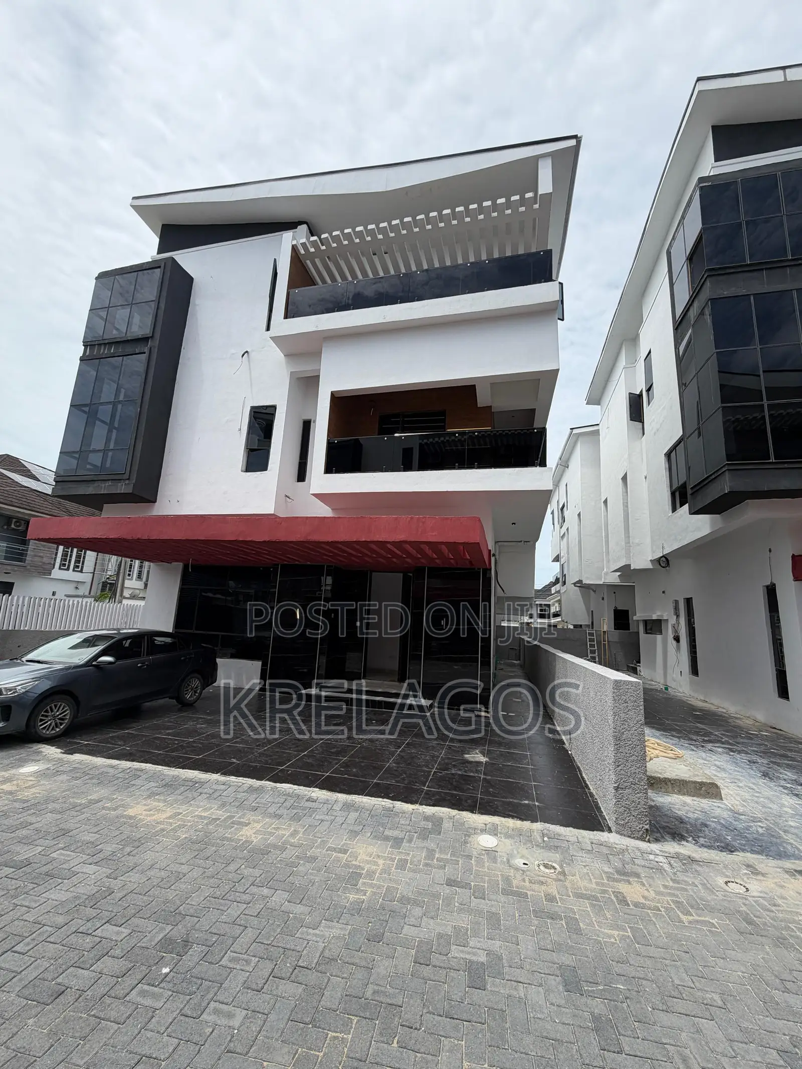5bdrm Duplex in Ologolo for sale